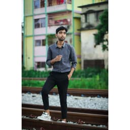 ডেভজোন আইটি ওয়েব ডেভেলপমেন্ট কোর্সটি আমি খুব এনজয় করেছি। বিশেষভাবে কৃতজ্ঞতা জানাচ্ছি আলি শরিফ  স্যারকে। স্যার আমাদের খুব যত্নসহকারে কোর্সটি করিয়েছেন। একজন বিগিনার হিসেবে আমরা যা শিখেছি তাতে আমি খুব খুশি। সবশেষে আমি বলতে চাই একজন সত্যিকারের ভালো মানুষ/ ভালো শিক্ষকের সান্নিধ্যে কিছু সময় থাকতে পেরে নিজেকে ধন্য মনে করছি। আলি শরিফ স্যারের সুসাস্থ্য ও দীর্ঘায়ূ কামনা করছি। ধন্যবাদ ডেভজোন আইটি টীমকে।